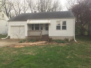 Building Photo - 912 W Minota St