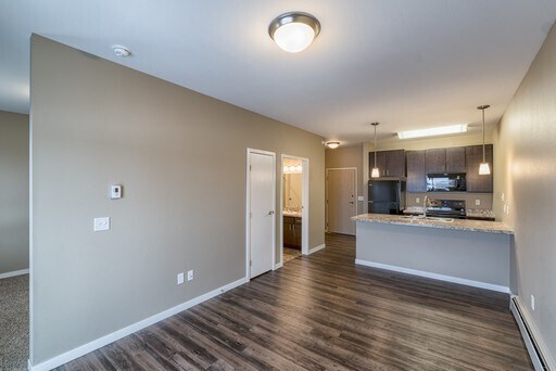 Building Photo - Northtown Crossing - Pet Friendly, Student...