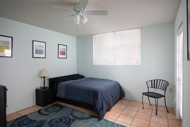 Foto del edificio - 3930 S Roosevelt Blvd