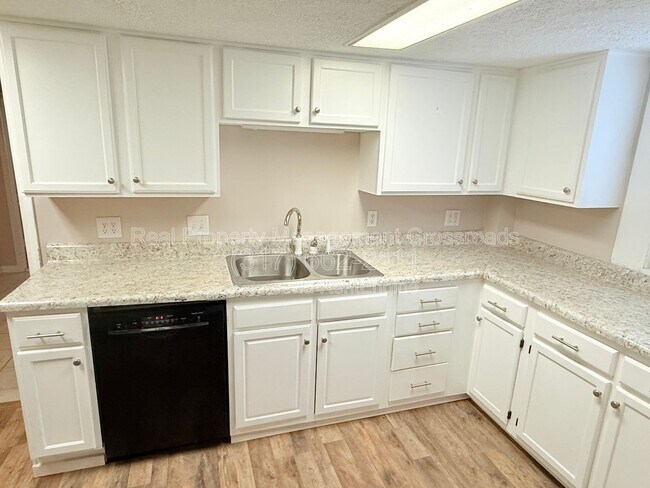 Foto del edificio - 337 S Green St