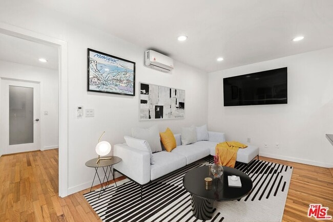 Building Photo - 927 Euclid St