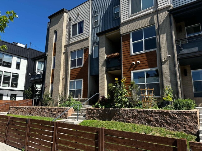 Building Photo - "Experience Modern Comfort: Spacious 2-Bed...