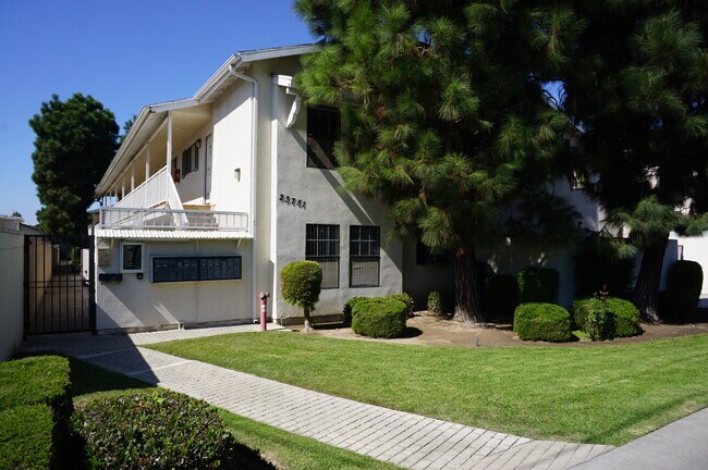 Foto del edificio - 23751 Arlington Ave