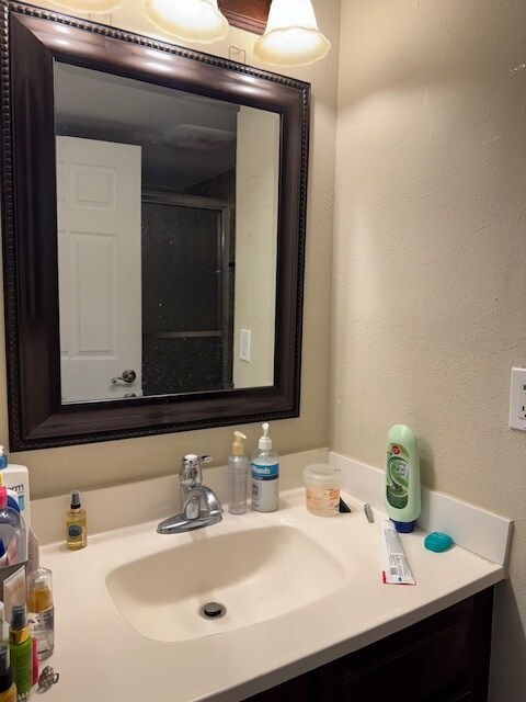 Foto del edificio - 7640 Westwood Dr