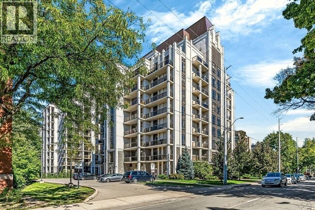Building Photo - 90 Charlton Ave W