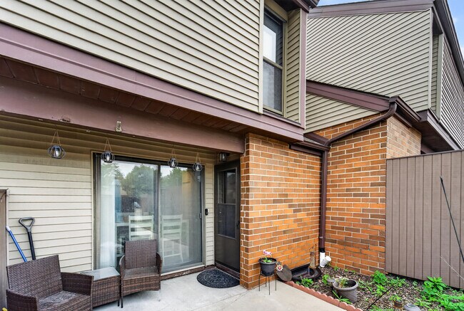 Foto del edificio - 1421 W Edgerton Ave