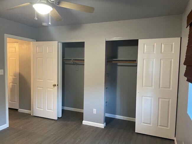 Foto del edificio - 2246 E 27th Ln