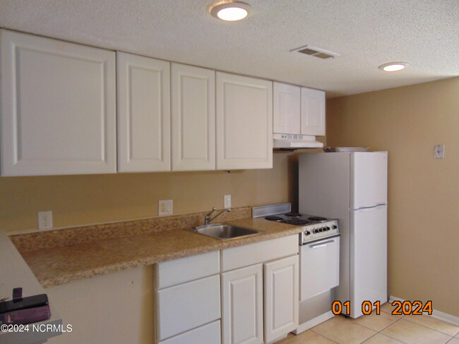 Foto del edificio - 4750 Seahawk Ct