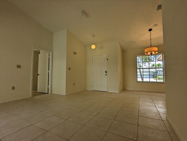 Foto del edificio - 9961 Boca Ave N
