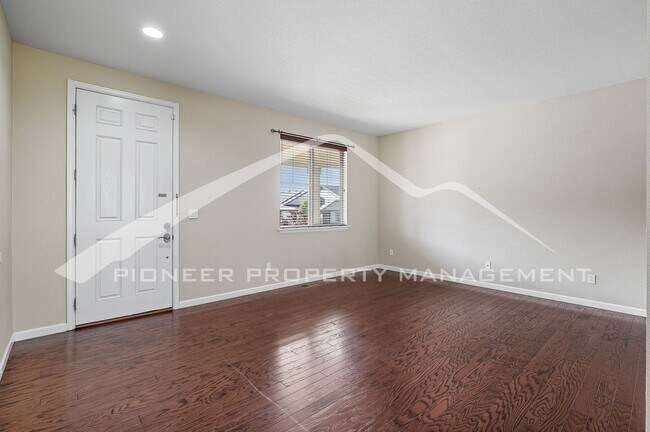 Building Photo - Stunning Home with Central AC and 2-Car Ga...
