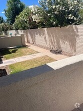 Building Photo - 441 Sunland Dr