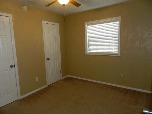 Foto del edificio - 2615 NW Locksley Ln