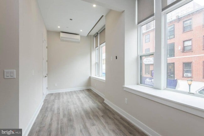 Building Photo - 802 Sansom St