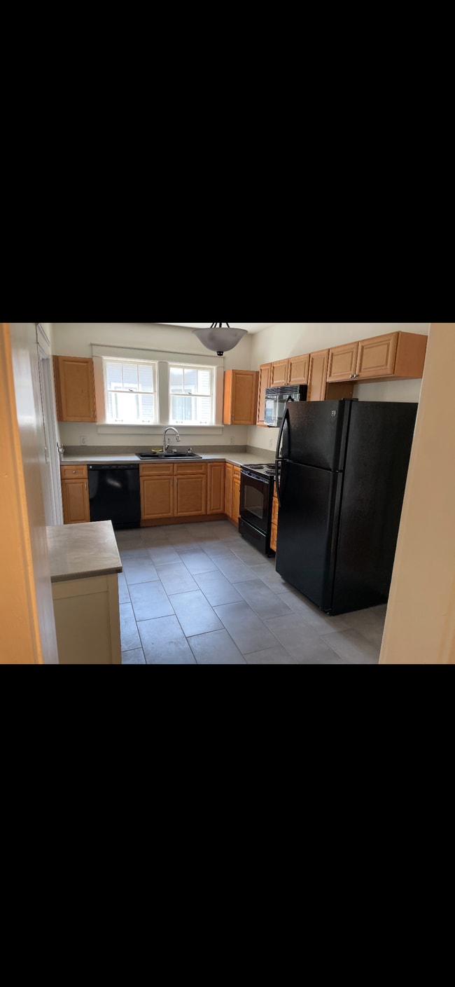 Kitchen - 1409 Stratton Ave