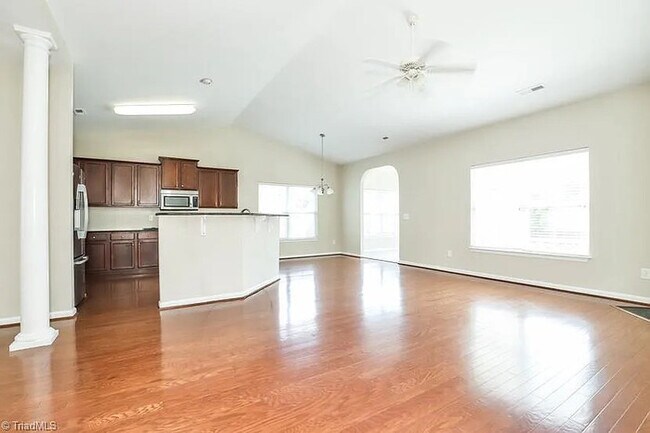 Foto del edificio - Earn Wealth While Leasing - Like a Homeown...