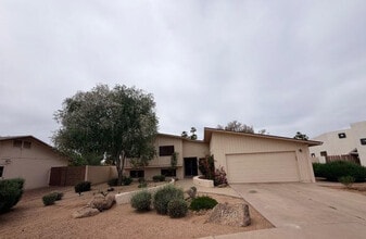 Building Photo - 1840 S Las Palmas Cir