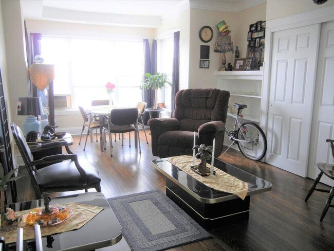 Foto del interior - 2046-2048 E 73rd St