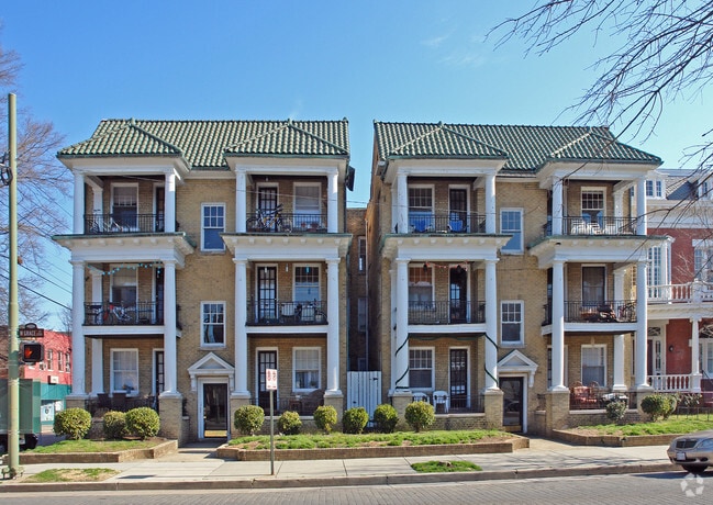 Building Photo - 2516 W Grace St