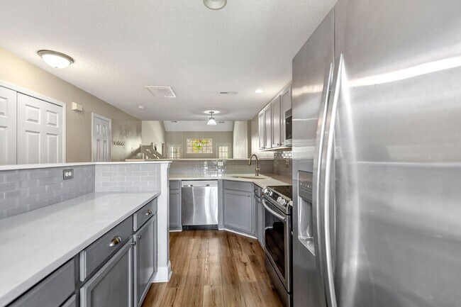 Foto del edificio - 124 Darcy Ave