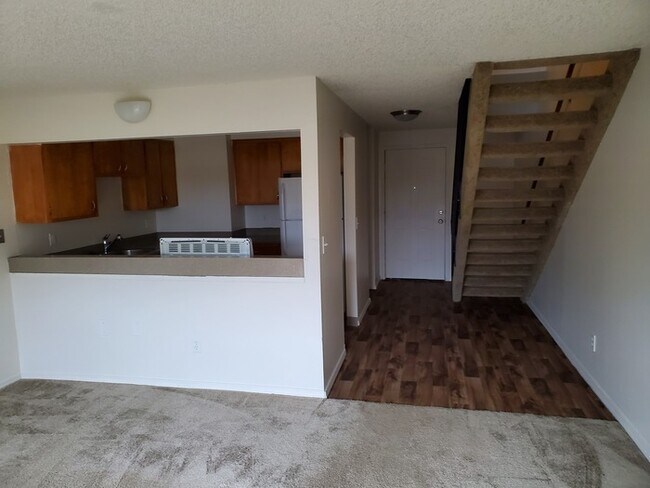 Building Photo - 19555 Willamette Dr