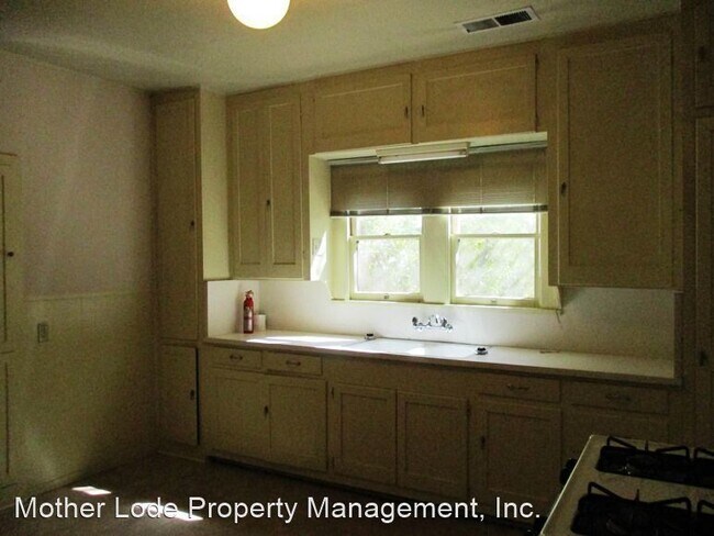 Building Photo - 2 br, 1 bath House - 18171 Sixth Ave