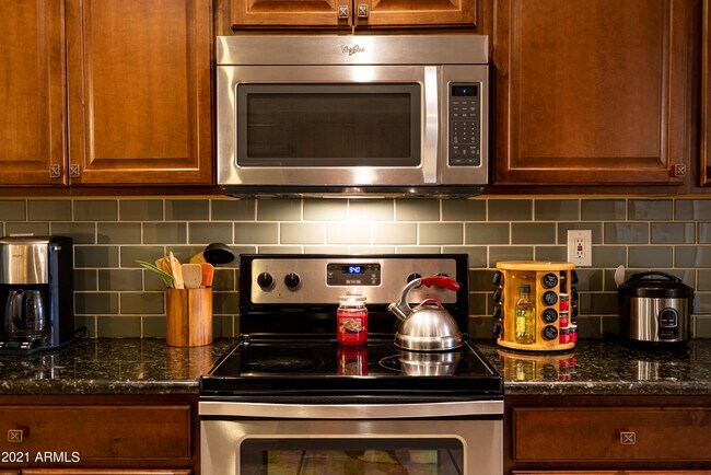 Foto del edificio - 1332 W 6th St