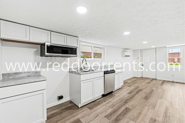 Foto del edificio - 389 N Main St