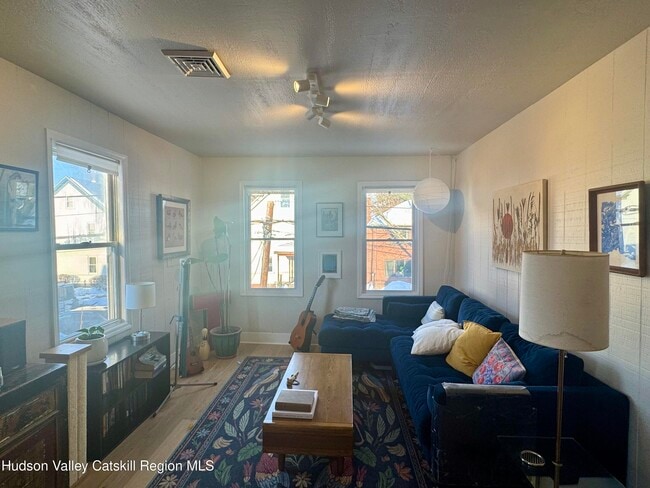 Foto del edificio - 173 Smith Ave