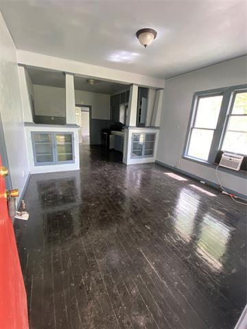 Foto del edificio - 309 E Nelson St