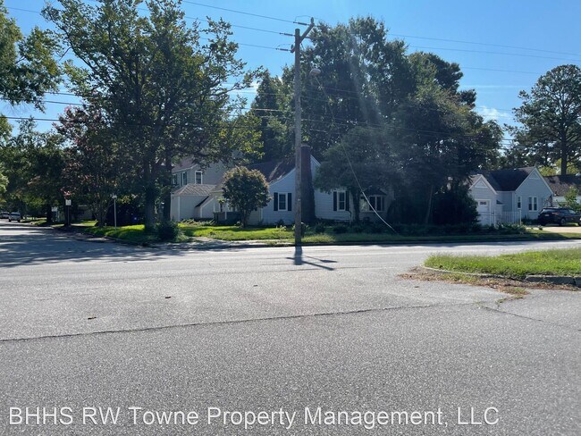 Foto del edificio - 4 br, 2 bath House - 1133 Buckingham Avenue