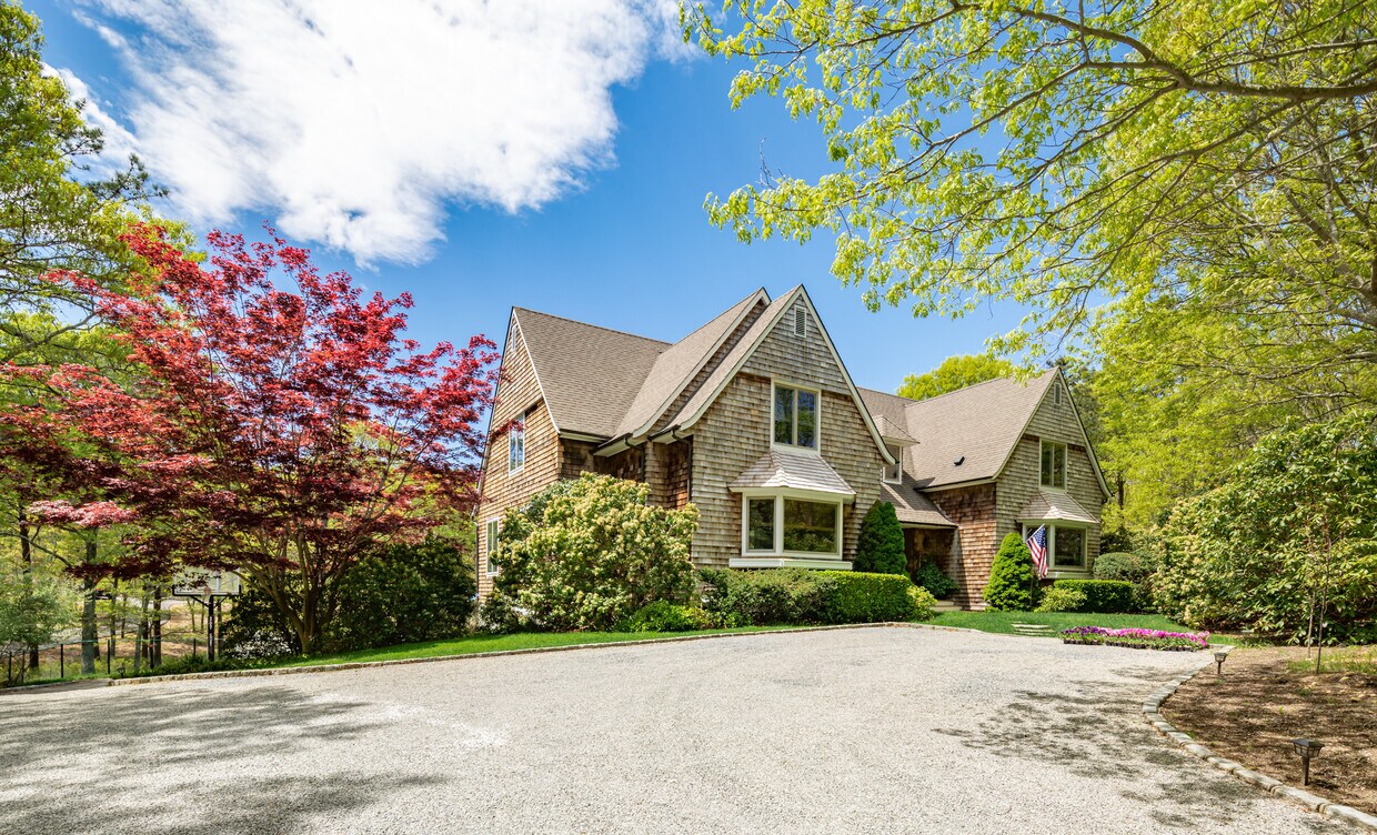 Primary Photo - 34 Chatfields Ridge Rd