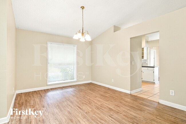 Building Photo - 1521 Dess Dr