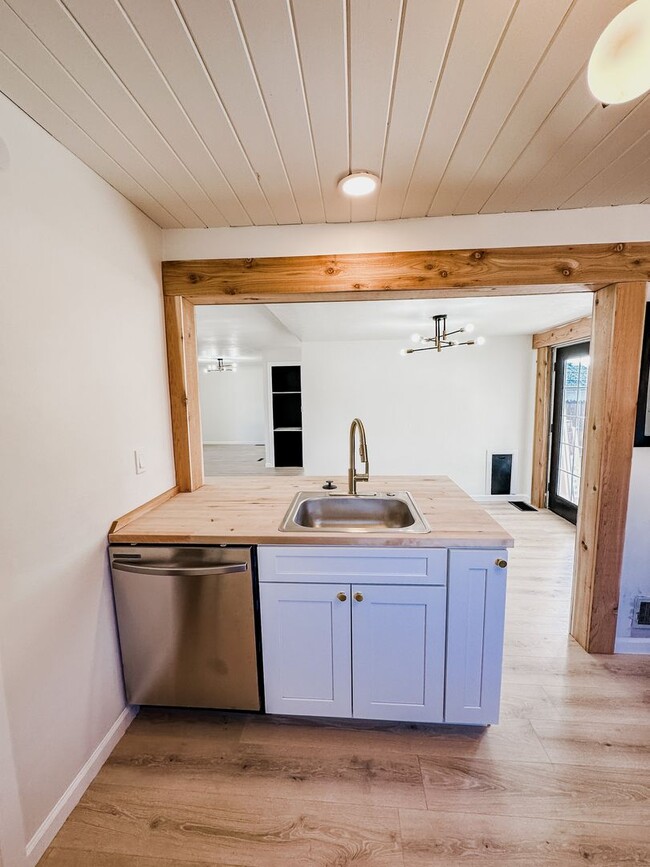 Building Photo - 5210 W 28th Ave