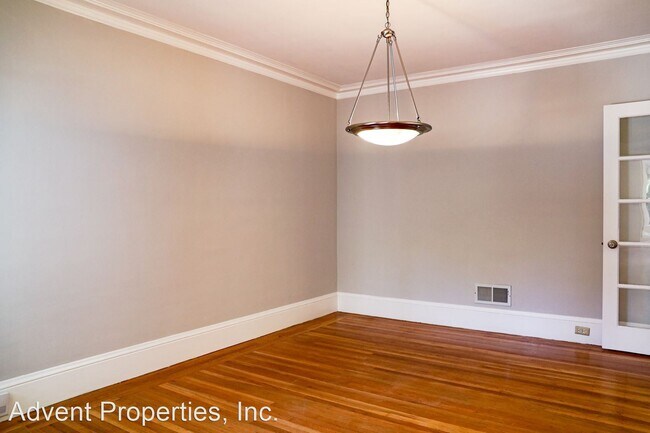Foto del edificio - 3 br, 3 bath House - 921 Castro St