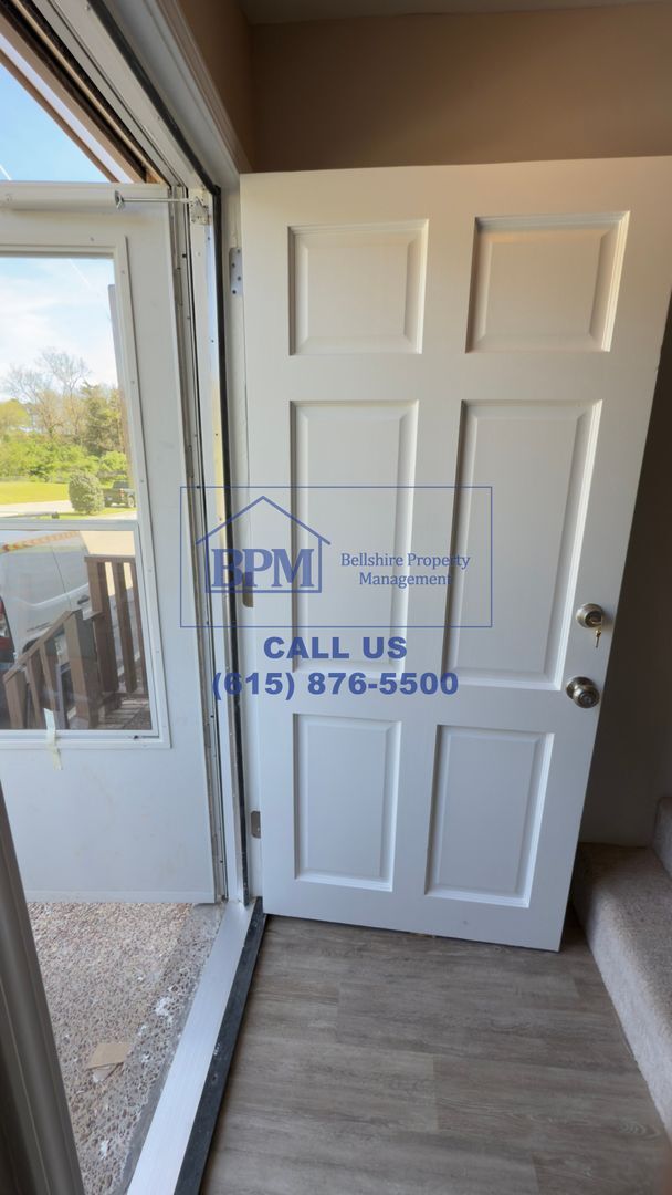 Building Photo - Welcome to this beautifully updated 2-bedr...
