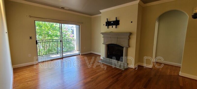Building Photo - 12937 Centre Park Cir