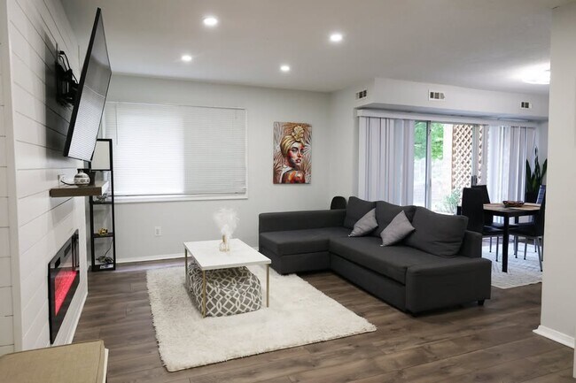 Foto del edificio - 2912 Kings Chapel Rd