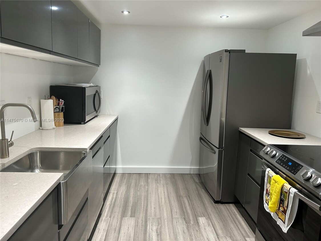 Foto principal - 800 Parkview Dr