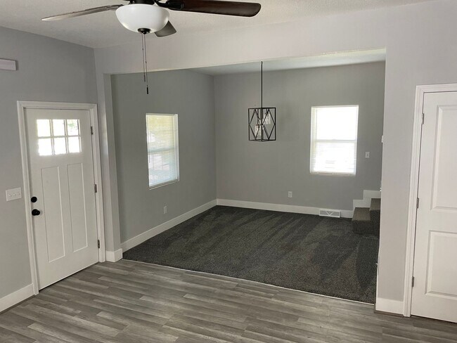Building Photo - RANCH STYLE HOME!!!