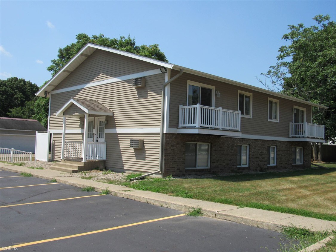 Primary Photo - 955 E McDevitt Ave