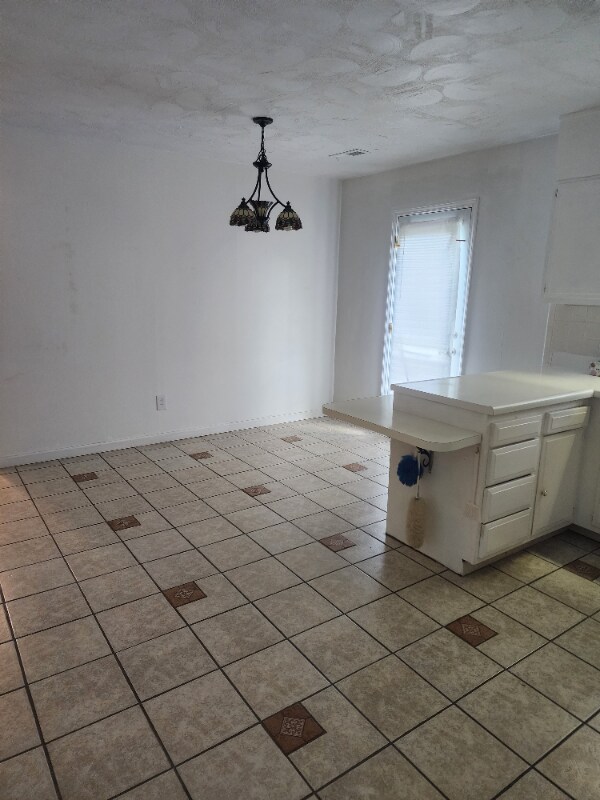 Building Photo - 214 Estate Dr