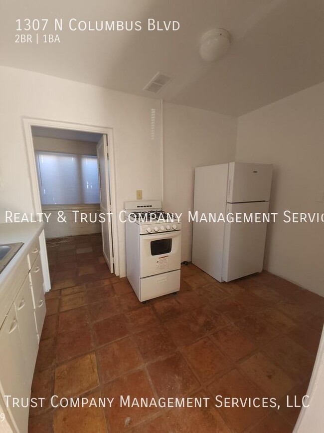 Building Photo - 2 Bedroom 1 Bath Casita!
