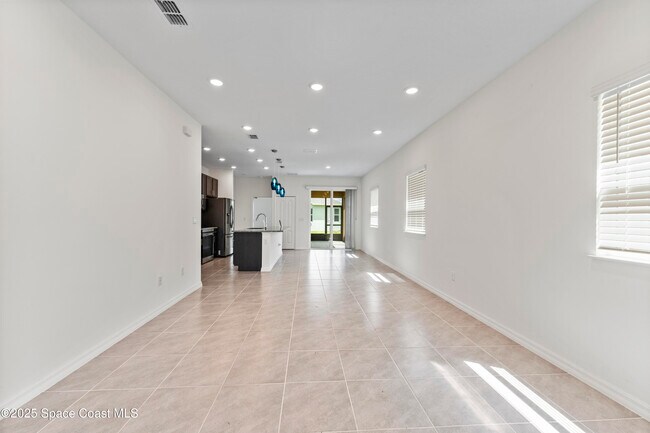 Foto del edificio - 1037 Canfield Cir