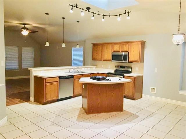 Building Photo - 2048 Hanakoa Falls Dr