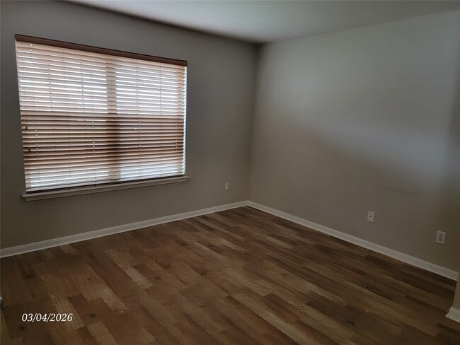 Building Photo - 1122 Americana Dr