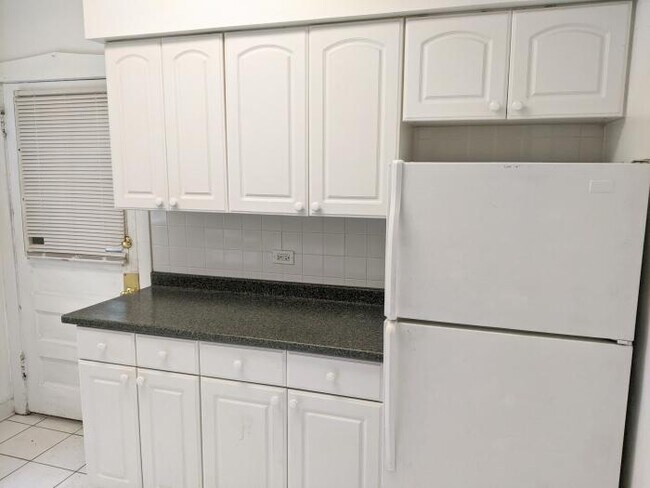Foto del edificio - 1 bedroom in Evanston IL 60202