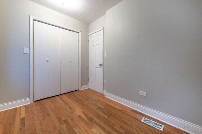 Building Photo - 4505 S Justine St