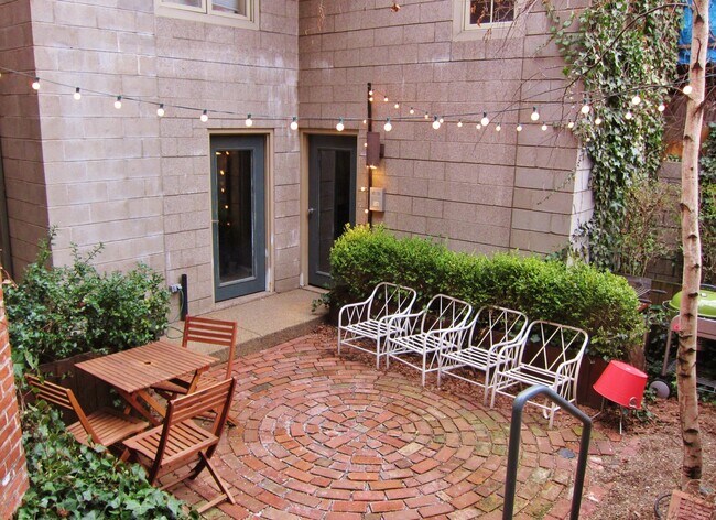 Foto del edificio - 1819 Sarah St