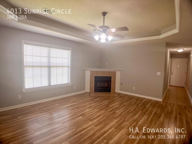 Building Photo - 4013 Sunrise Cir