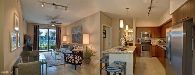 Foto del edificio - 16828 SW 137th Ave